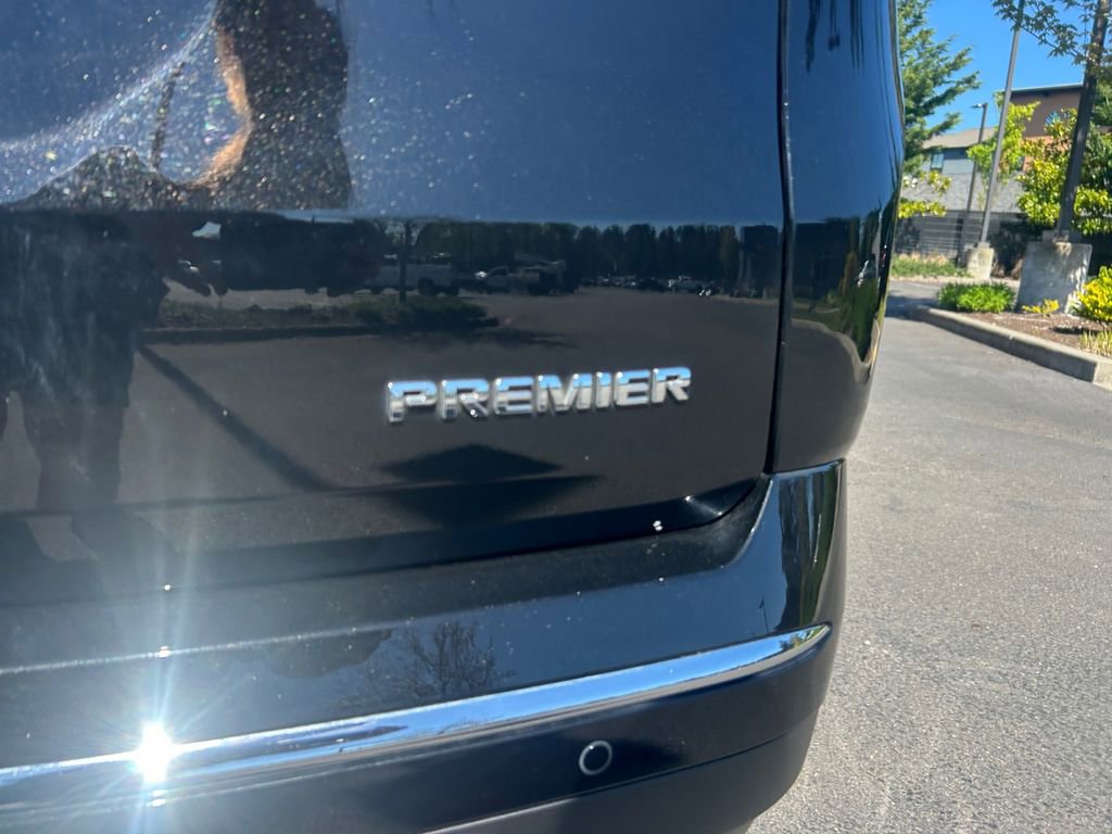 Used 2023 Chevrolet Traverse Premier AWD/4WD image 35