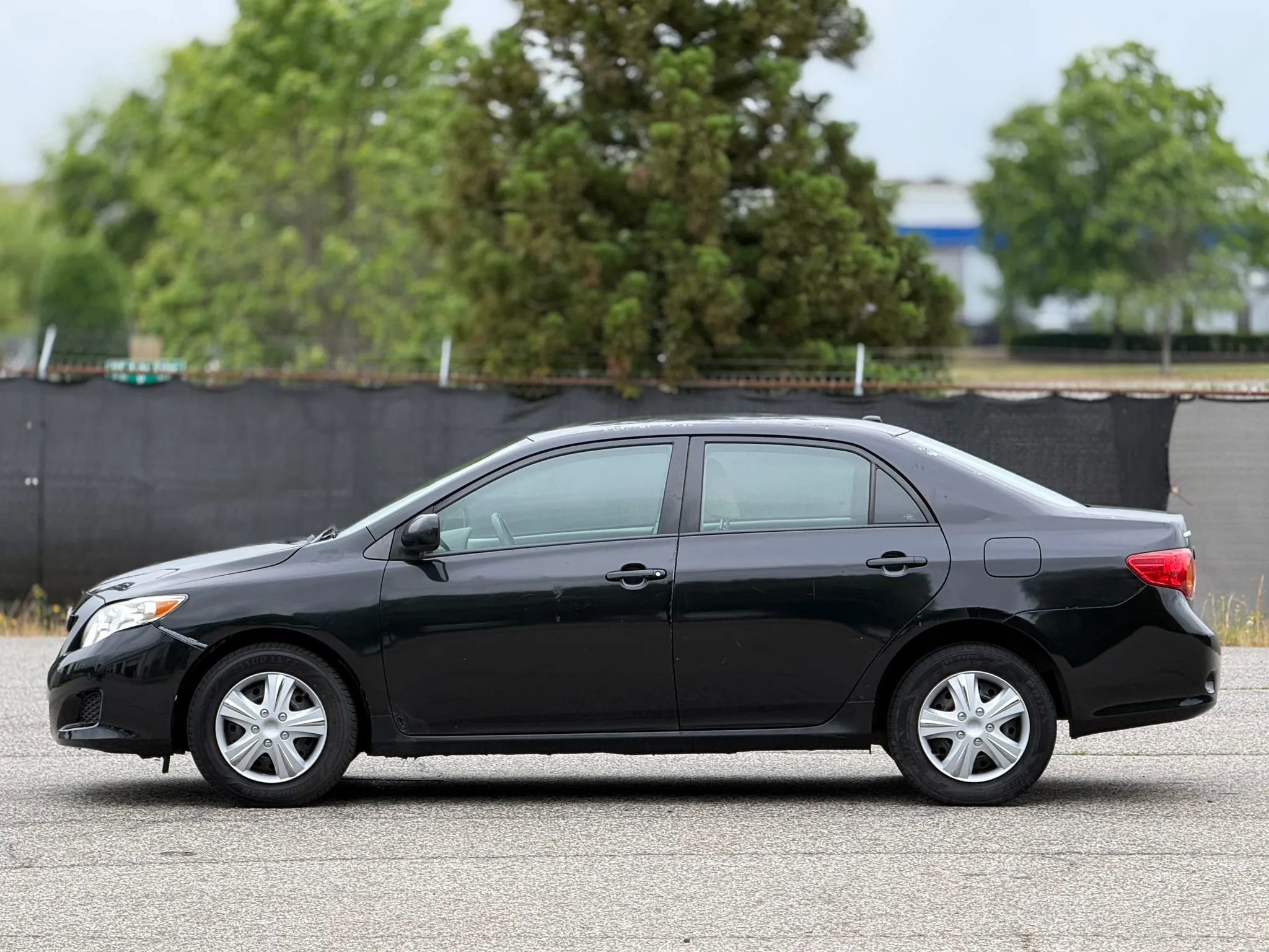 Used 2010 Toyota Corolla LE FWD image 8