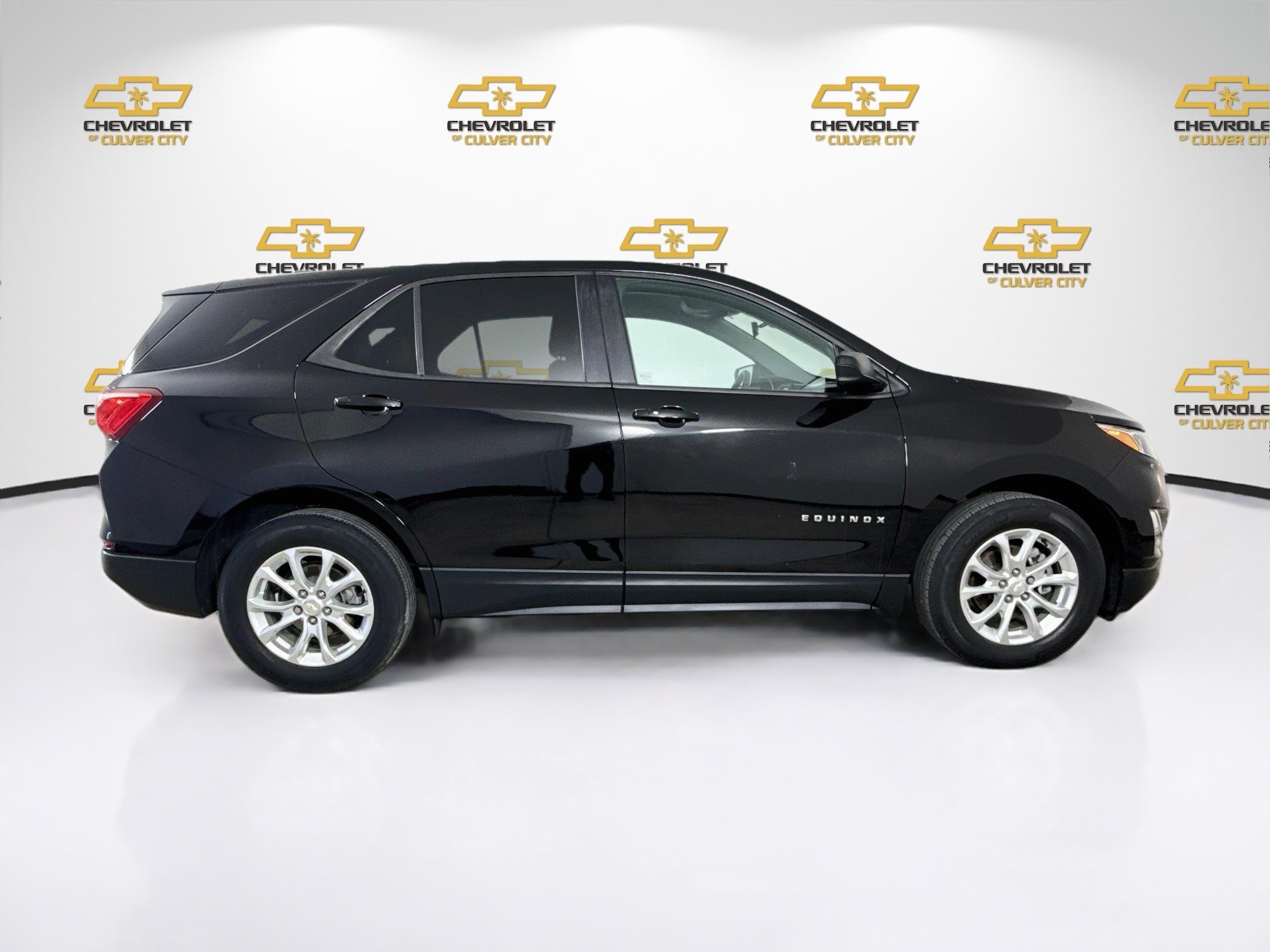 Used 2020 Chevrolet Equinox LS w/ LS Convenience Package FWD image 9