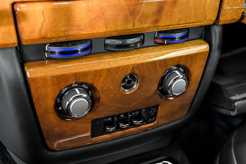 Used 2008 Rolls-Royce Phantom Drophead Coupe RWD image 40