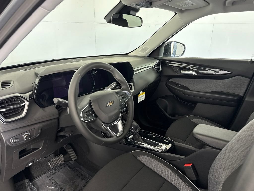 New 2026 Chevrolet TrailBlazer LT w/ Midnight Edition AWD/4WD image 9