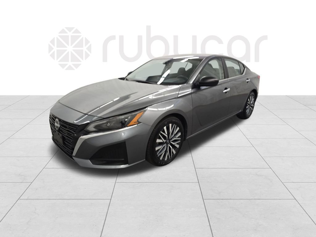 Used 2024 Nissan Altima 2.5 SV