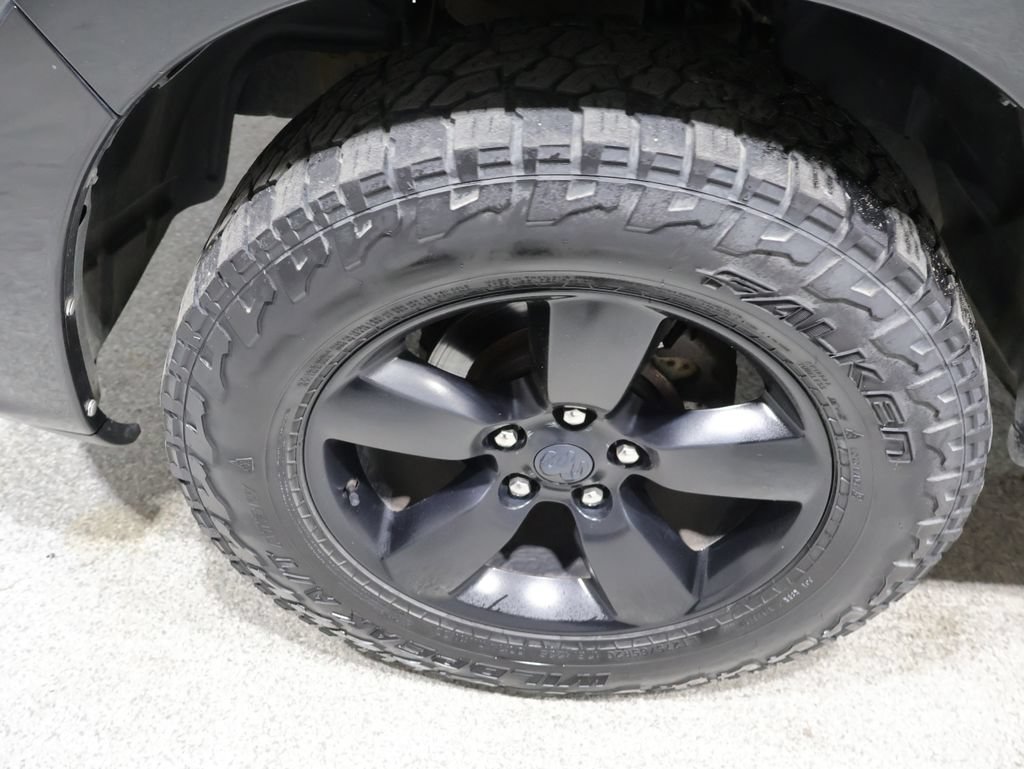 Used 2016 RAM 1500 Express w/ Black Ram 1500 Express Group AWD/4WD image 9