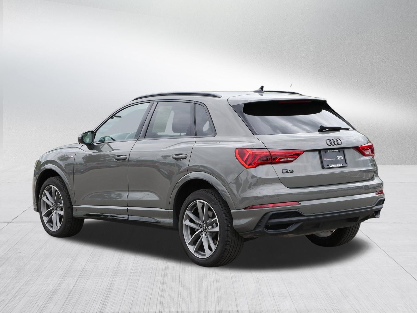 Certified 2025 Audi Q3 2.0T Premium w/ Convenience Package AWD/4WD image 5
