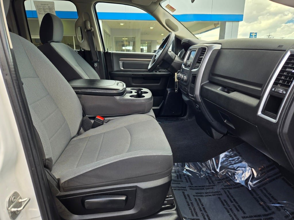 Used 2024 RAM 1500 Classic SLT image 7