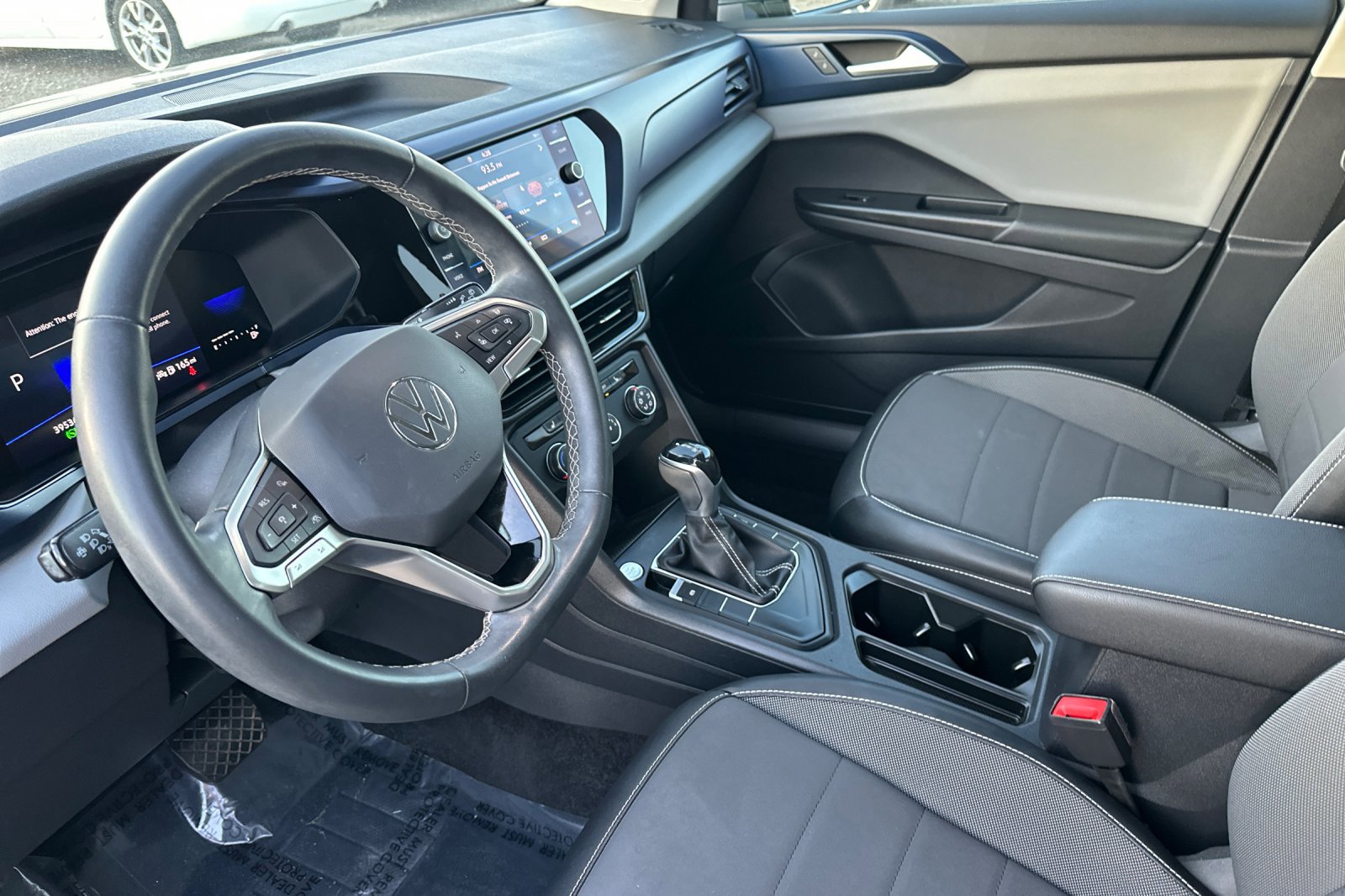 Certified 2022 Volkswagen Taos SE image 10