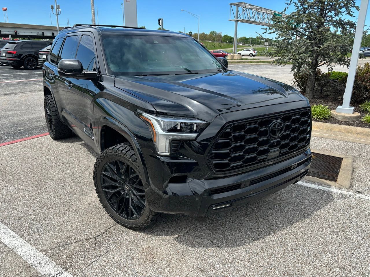 Used 2024 Toyota Sequoia Capstone AWD/4WD image 1