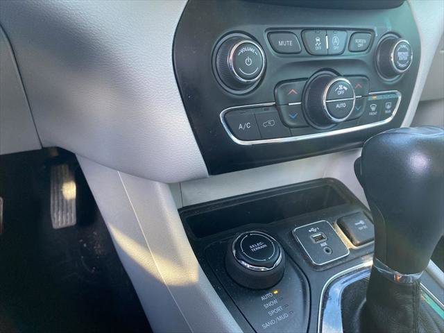Certified 2020 Jeep Cherokee Limited image 11