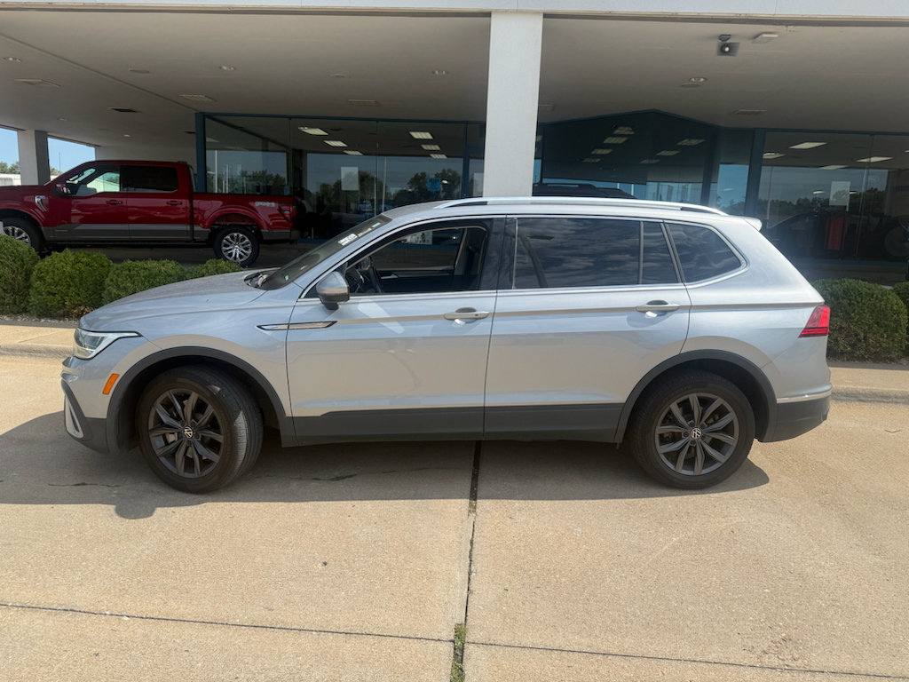 Used 2023 Volkswagen Tiguan SE FWD image 8