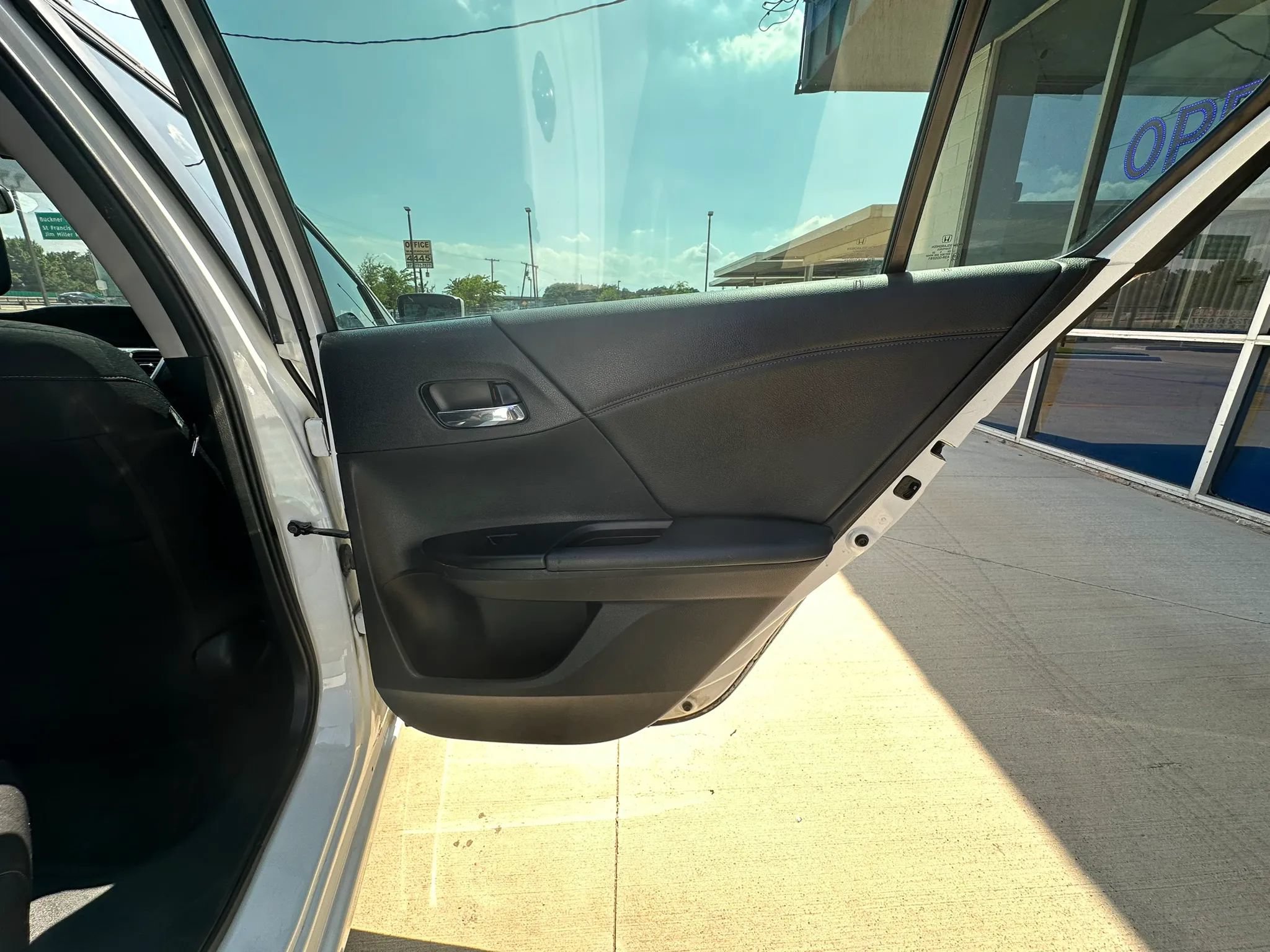 Used 2015 Honda Accord Sport image 32
