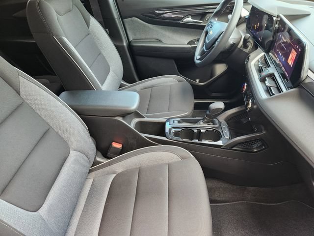 Used 2025 Chevrolet TrailBlazer LS w/ LS Convenience Package FWD image 19