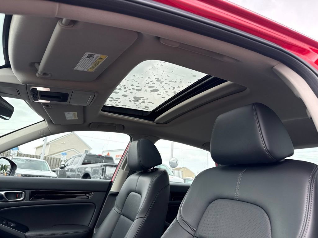 Used 2023 Honda Civic Touring image 5