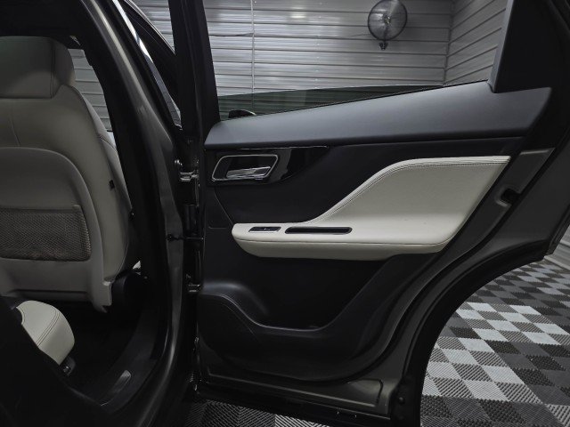 Used 2019 Jaguar F-PACE S AWD/4WD image 35