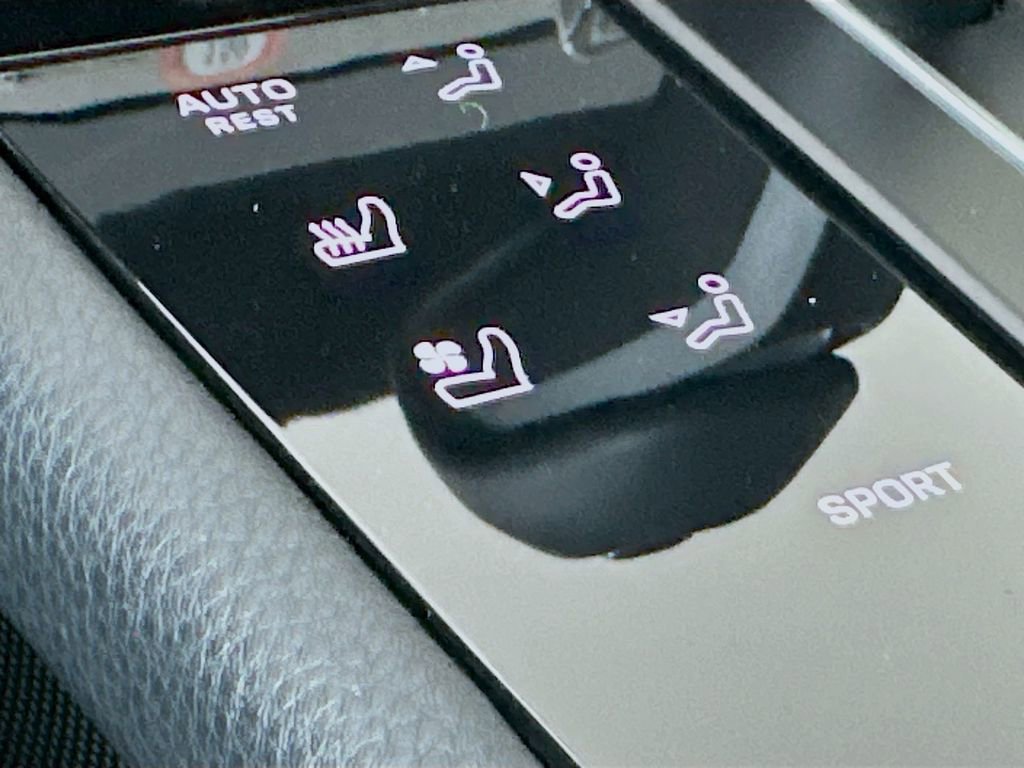 Certified 2026 Porsche Macan image 23