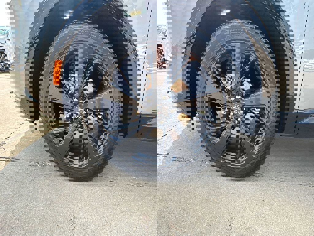 Certified 2024 Buick Envision Sport Touring image 32