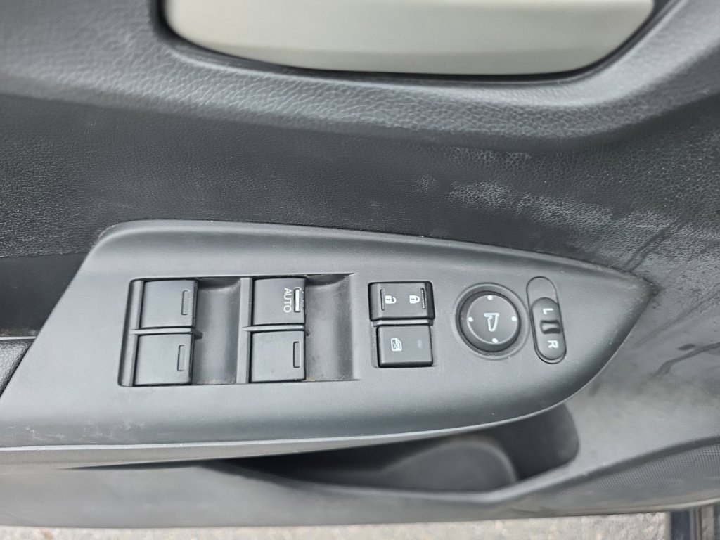 Used 2017 Honda Fit LX image 12