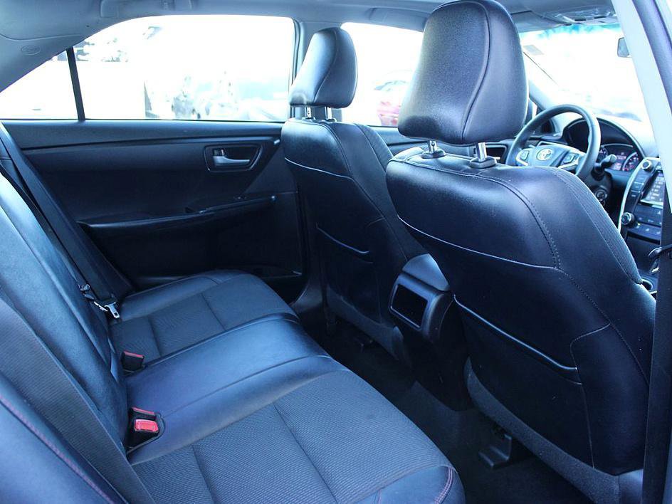 Used 2017 Toyota Camry SE image 22