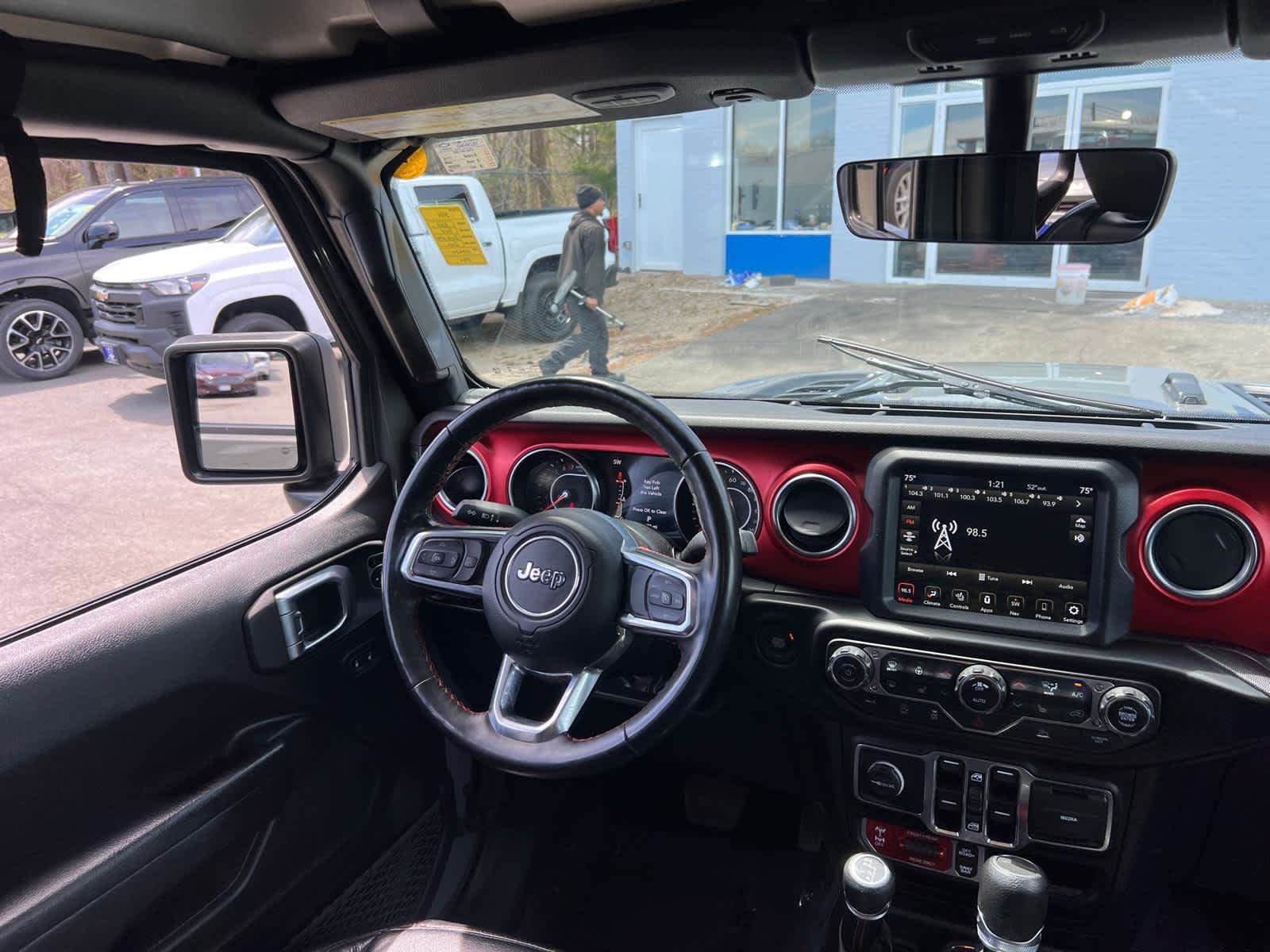 Used 2022 Jeep Gladiator Rubicon w/ LED Lighting Group AWD/4WD image 34