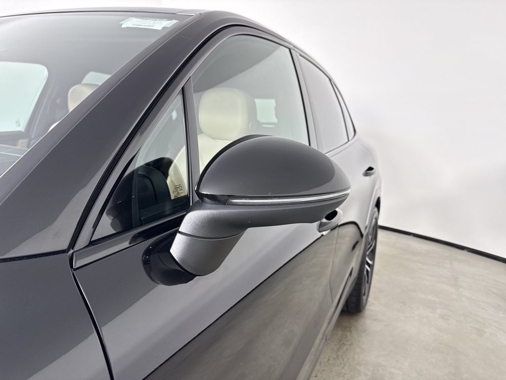 Certified 2026 Porsche Cayenne AWD/4WD image 12