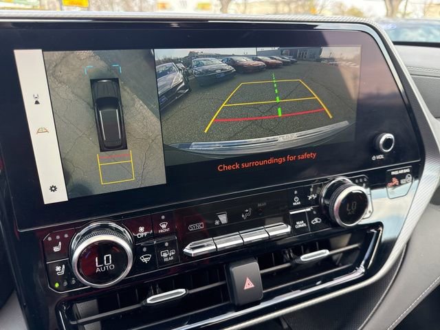 Used 2023 Toyota Highlander Platinum image 11