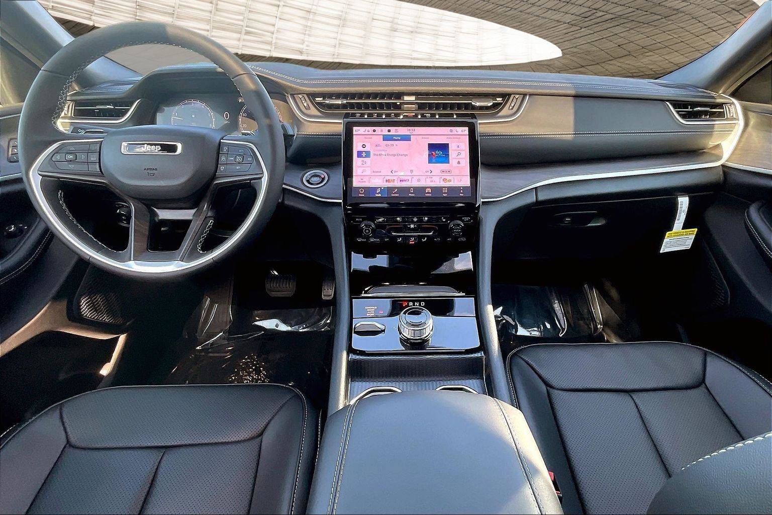 New 2025 Jeep Grand Cherokee L Limited w/ Luxury Tech Group II image 5