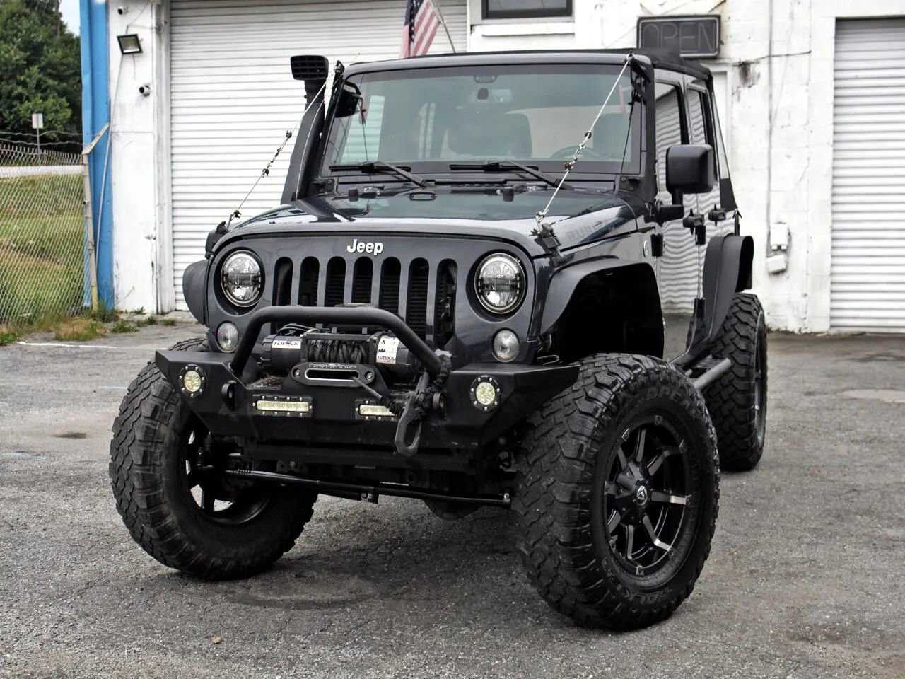Used 2016 Jeep Wrangler Unlimited Rubicon w/ Connectivity Group image 37