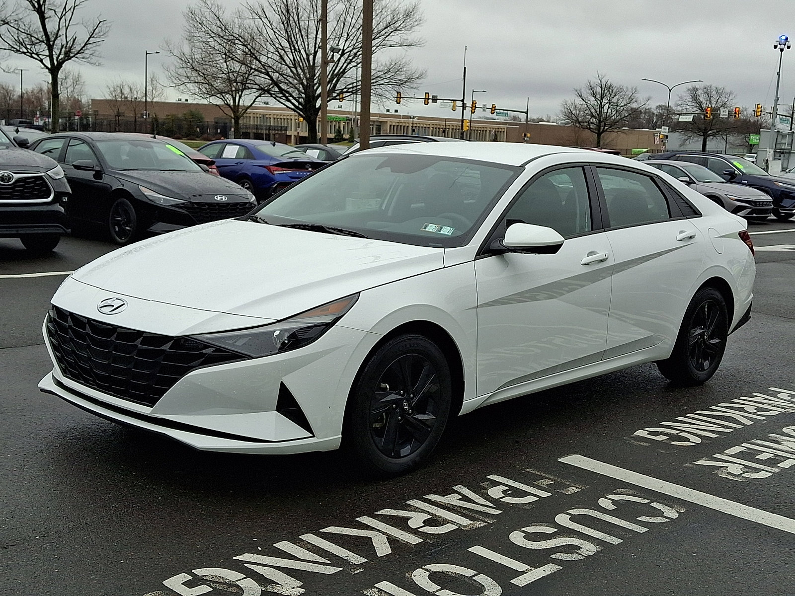 Certified 2023 Hyundai Elantra SEL w/ Preferred Accessory Package image 3