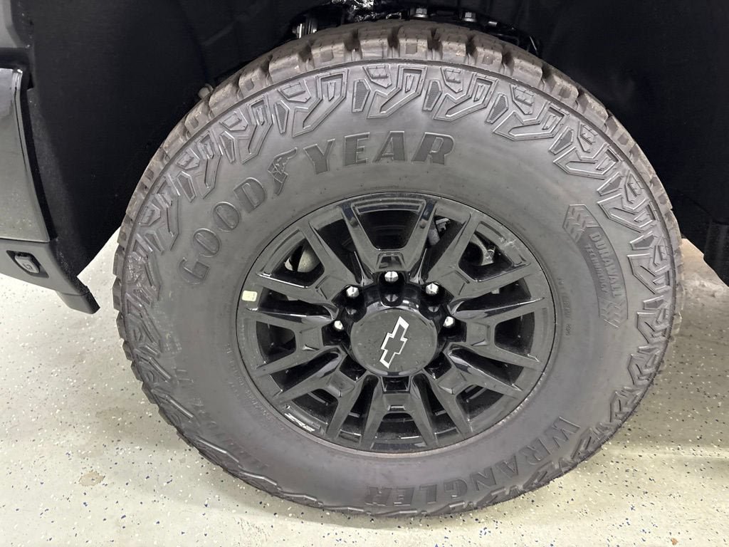 New 2026 Chevrolet Silverado 2500 ZR2 w/ LPO, Dark Essentials Package AWD/4WD image 12