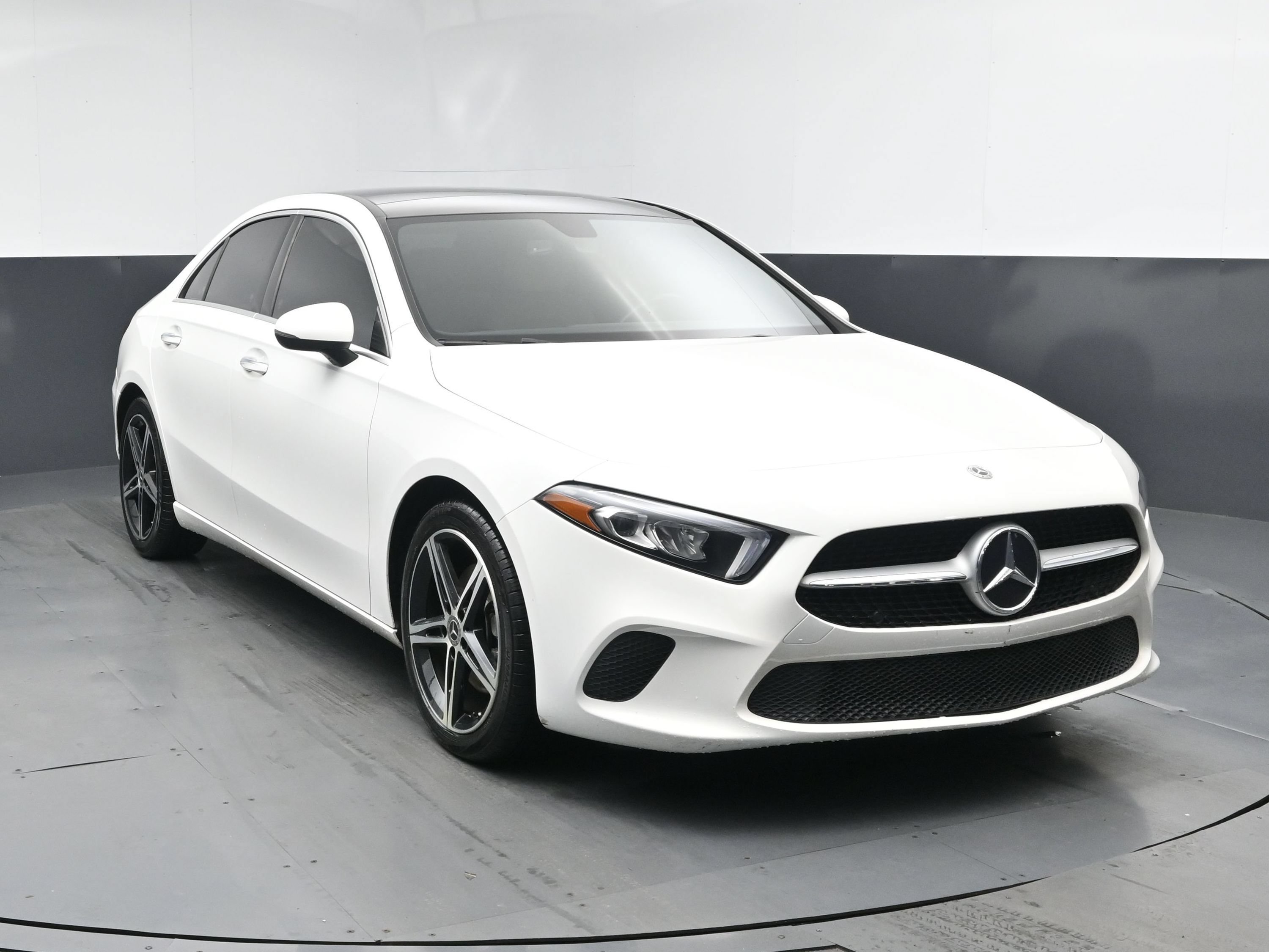 Used 2022 Mercedes-Benz A 220 4MATIC w/ Premium Package Lite image 2