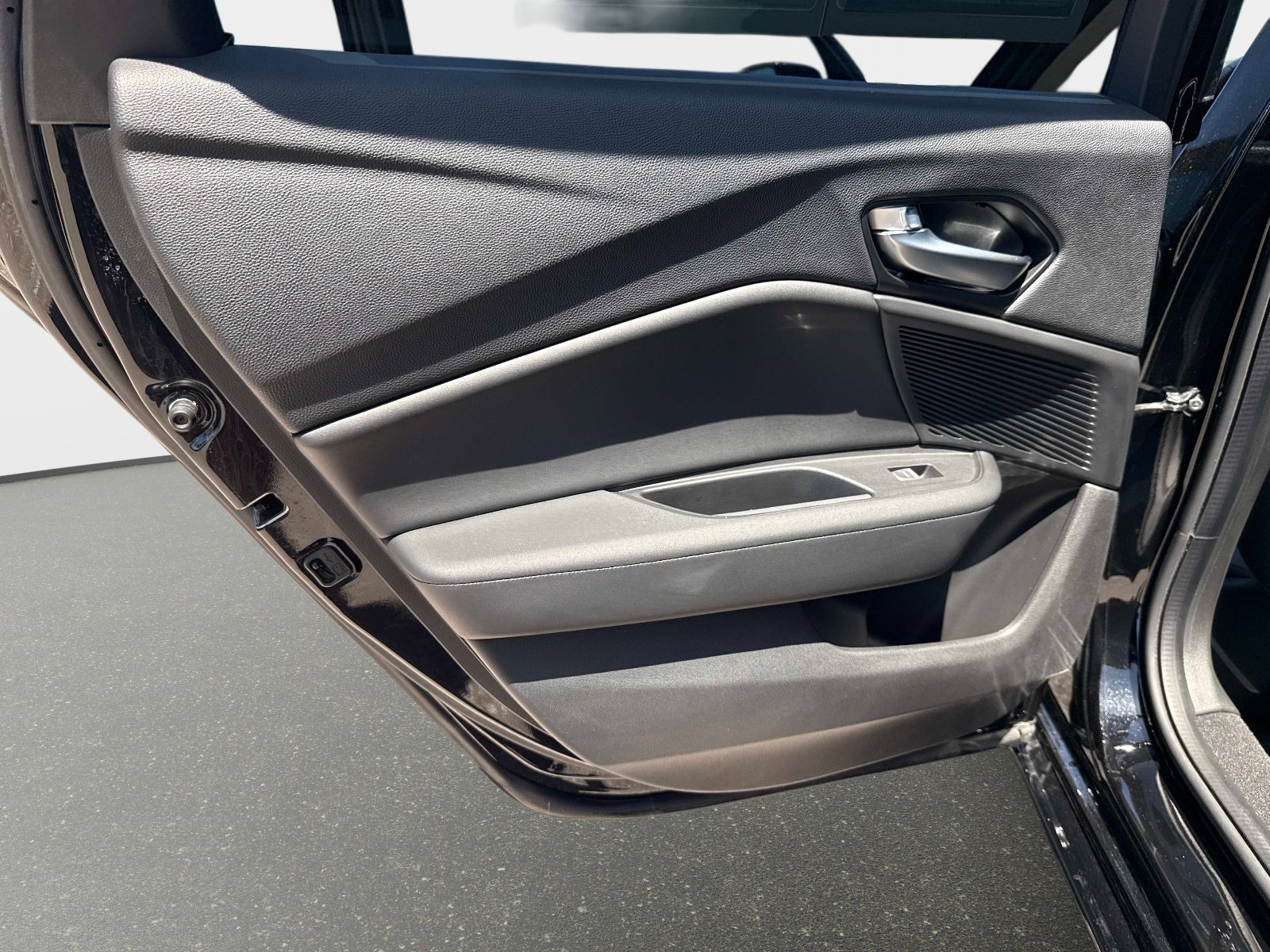 Certified 2025 Acura TLX w/ Technology Package image 10