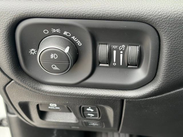 New 2026 RAM 1500 4x4 Crew Cab image 26