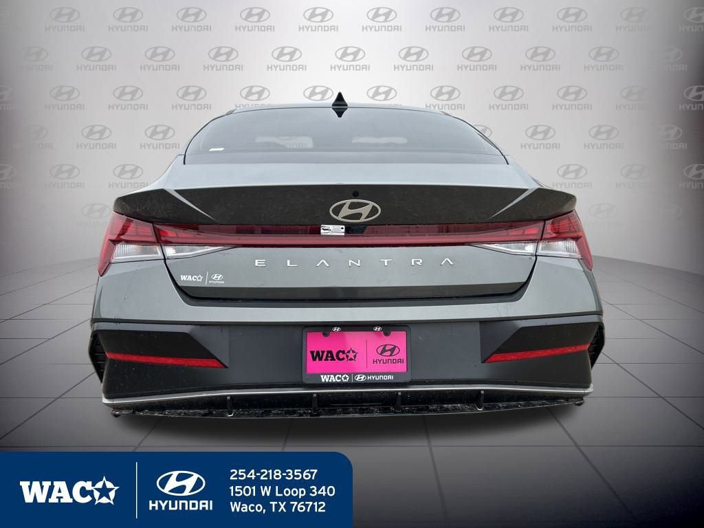 Used 2025 Hyundai Elantra SEL image 6