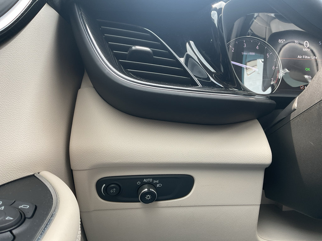 Used 2021 Buick Envision Essence FWD image 27