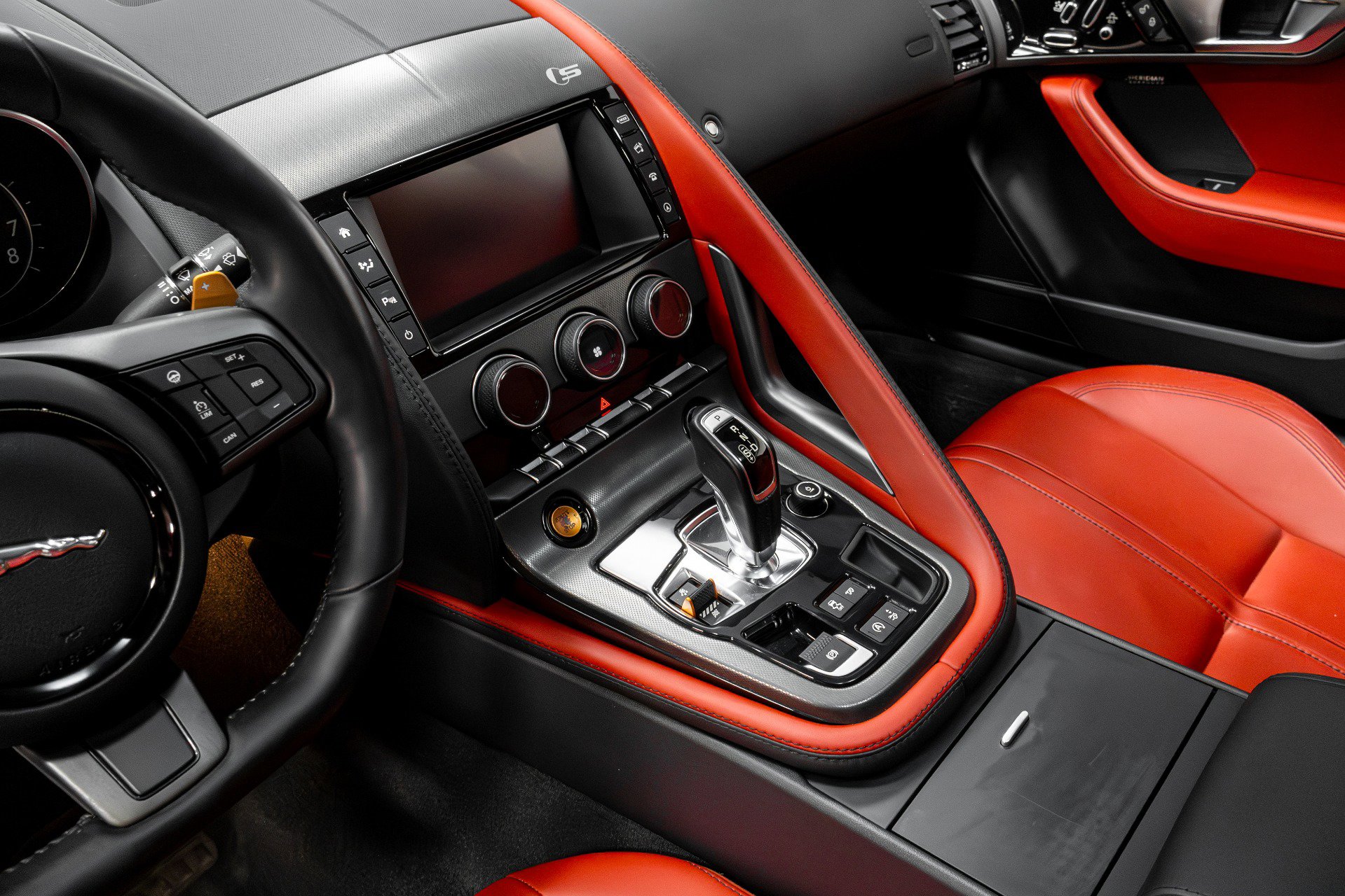 Used 2016 Jaguar F-TYPE S image 47