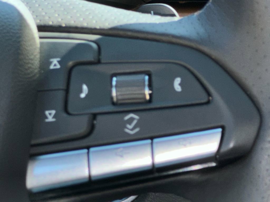 Used 2025 Cadillac XT4 Sport image 23