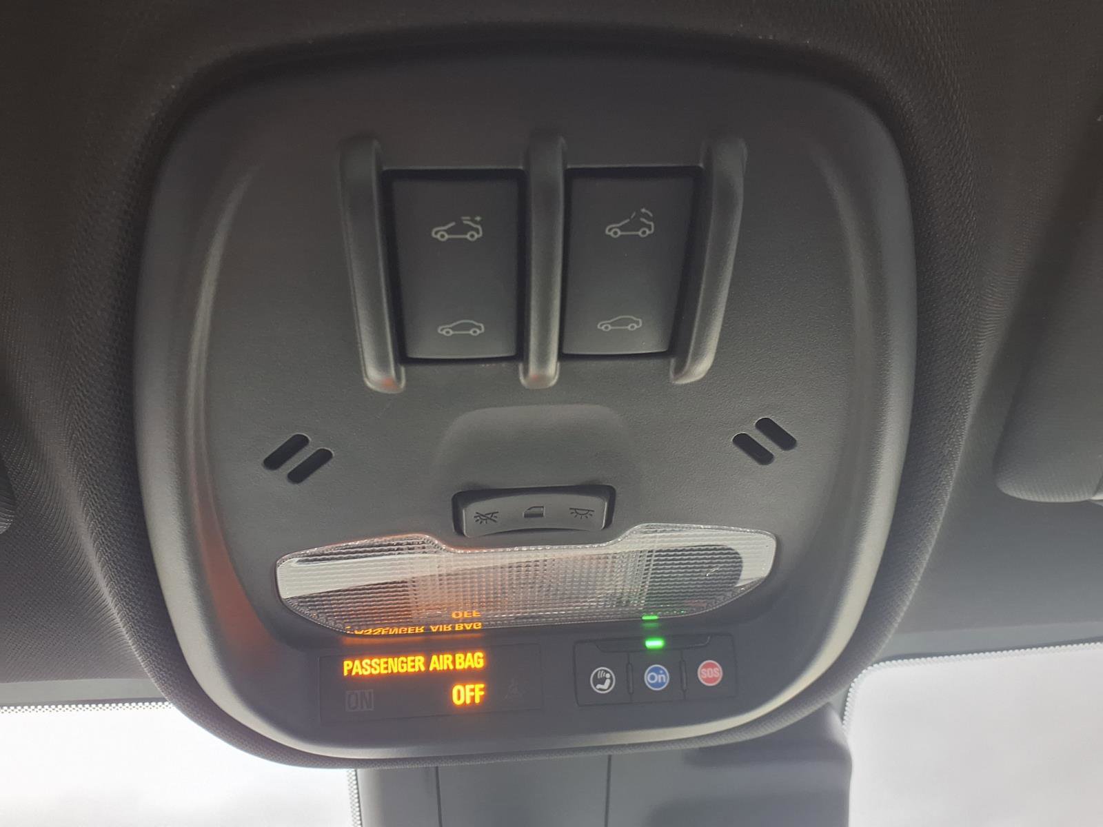 Used 2025 Buick Envista Sport Touring w/ Experience Buick Package image 17