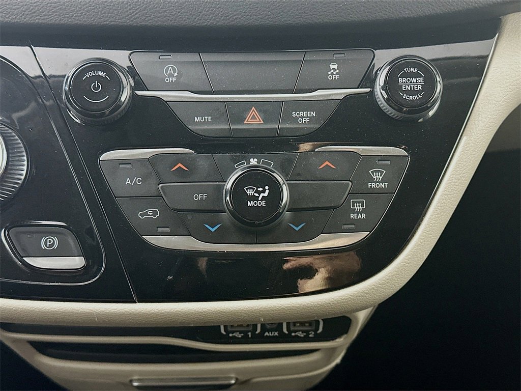 Used 2023 Chrysler Voyager LX image 18