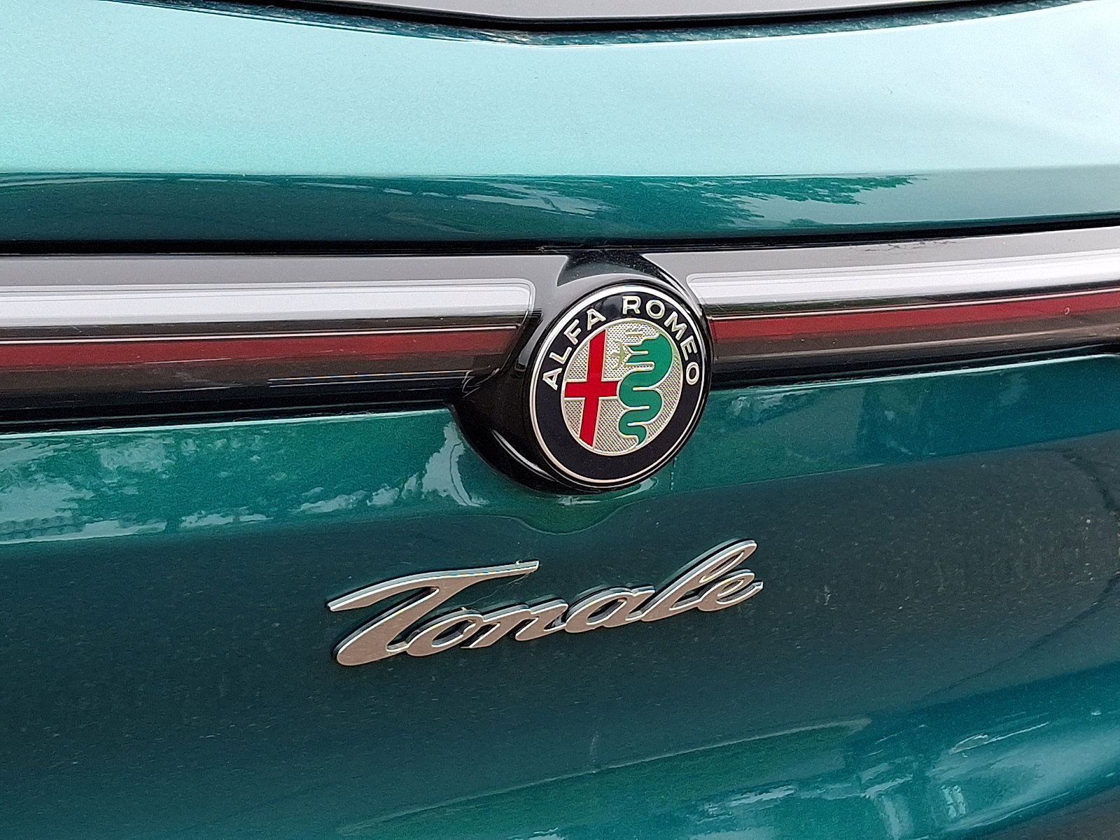 Used 2024 Alfa Romeo Tonale Veloce w/ Active Assist Package AWD/4WD image 31