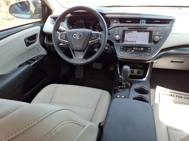 Used 2018 Toyota Avalon XLE Premium FWD image 4