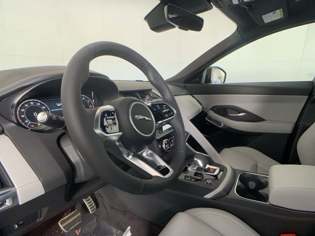 Certified 2024 Jaguar E-PACE R-Dynamic SE image 15