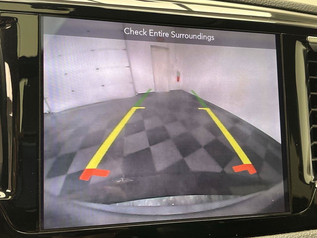 Used 2018 Chrysler Pacifica Limited FWD image 6