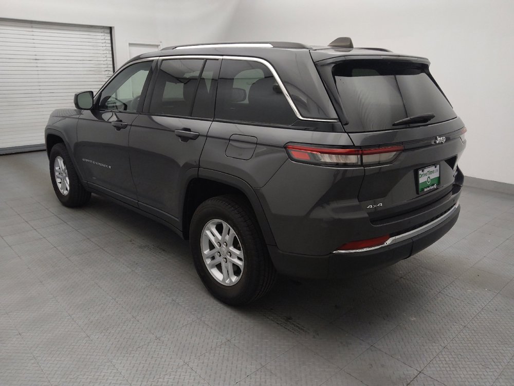 Used 2023 Jeep Grand Cherokee Laredo AWD/4WD image 5
