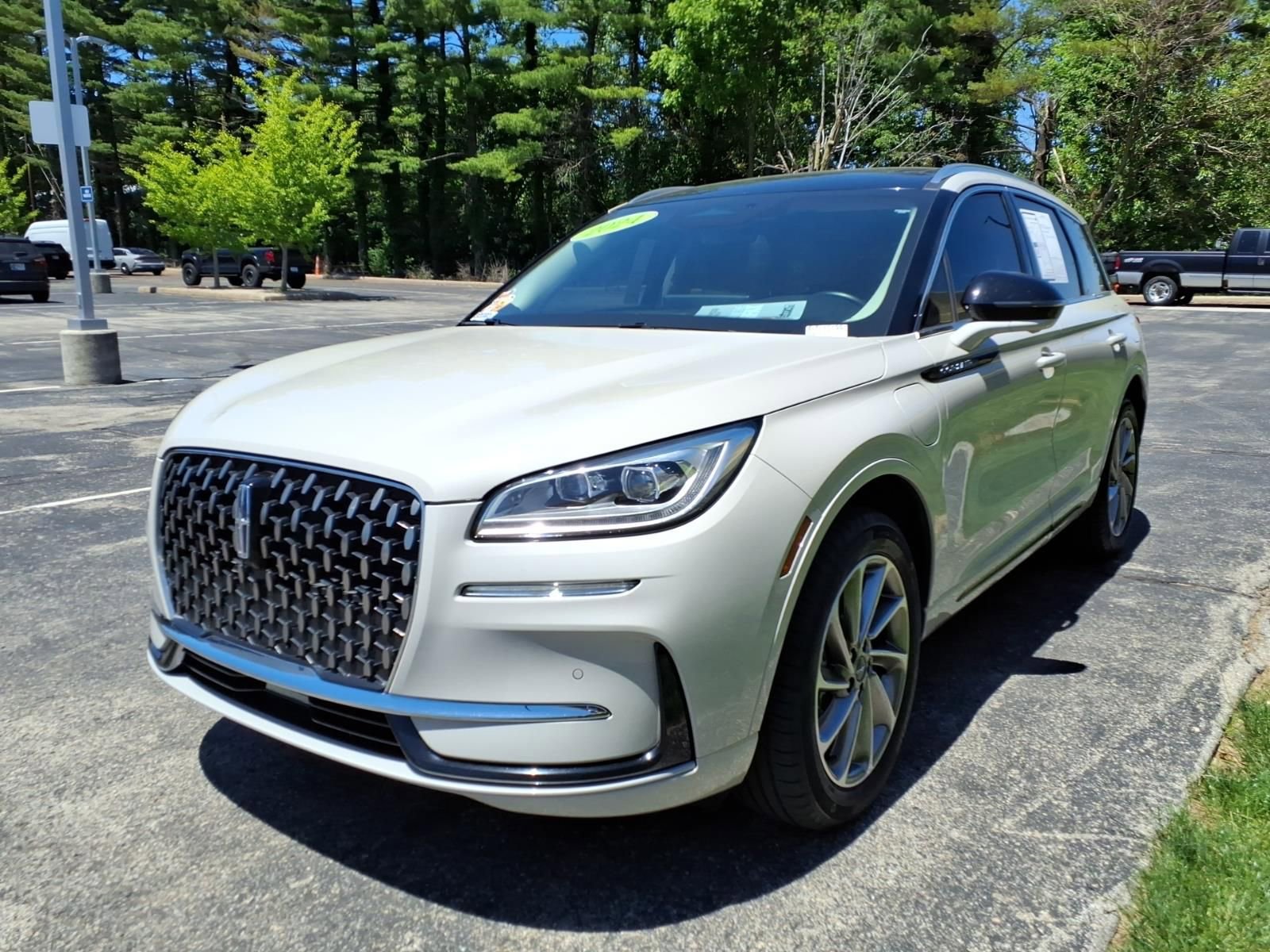 Used 2024 Lincoln Corsair Grand Touring w/ Equipment Group 301A AWD/4WD image 4