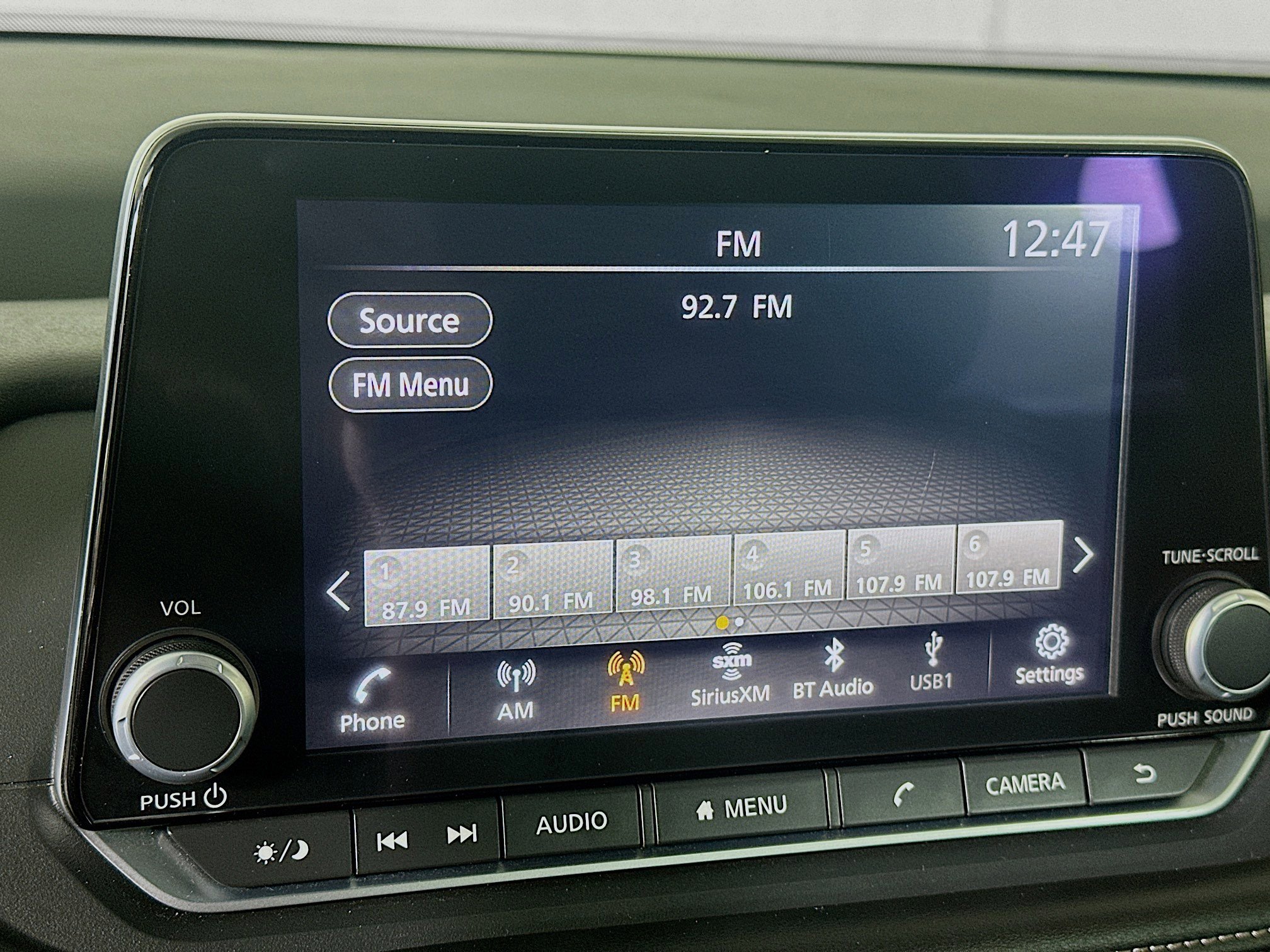 Used 2025 Nissan Rogue SV FWD image 21