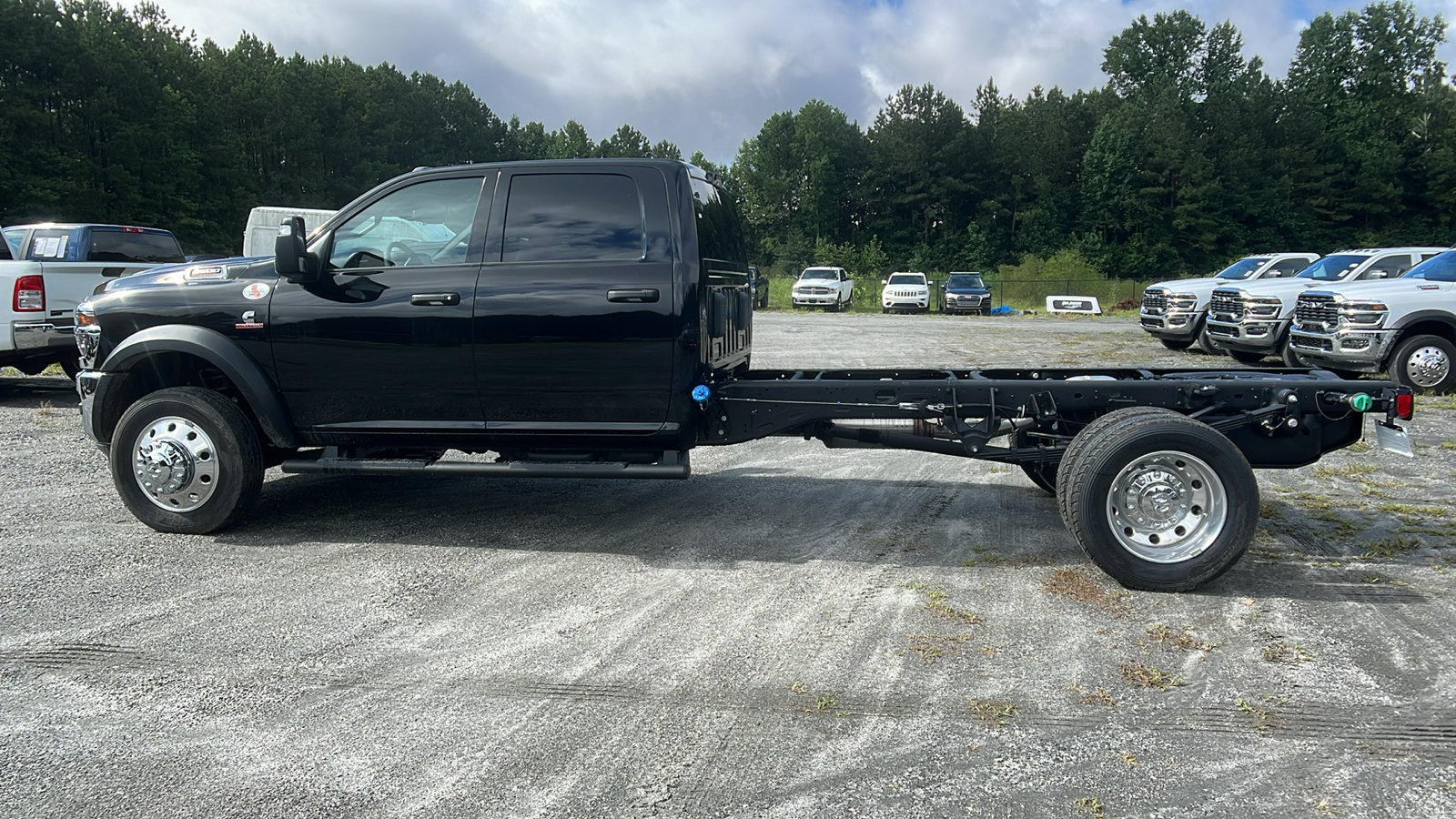 New 2025 RAM 5500 Tradesman w/ Safety Group AWD/4WD image 11