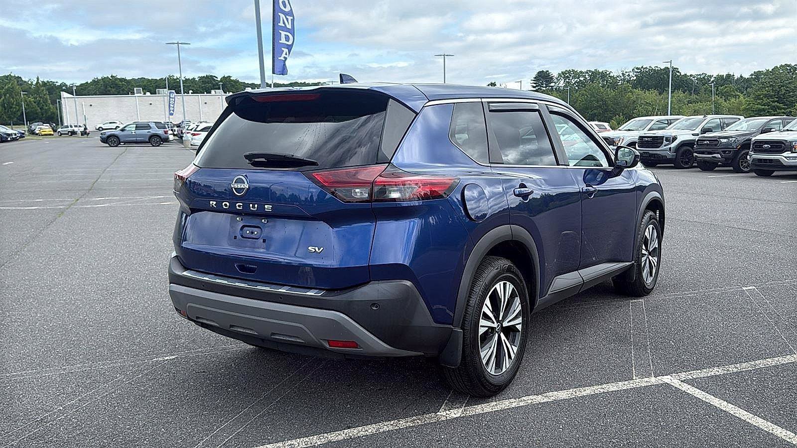 Used 2022 Nissan Rogue SV FWD image 6