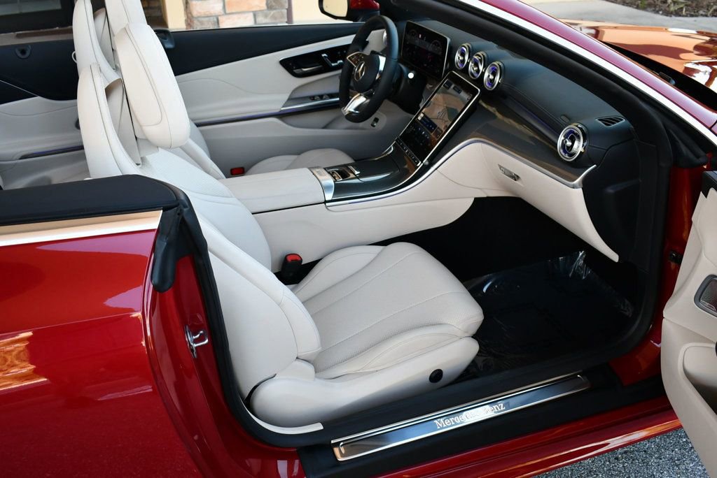 Used 2024 Mercedes-Benz CLE 300 4MATIC Cabriolet image 63