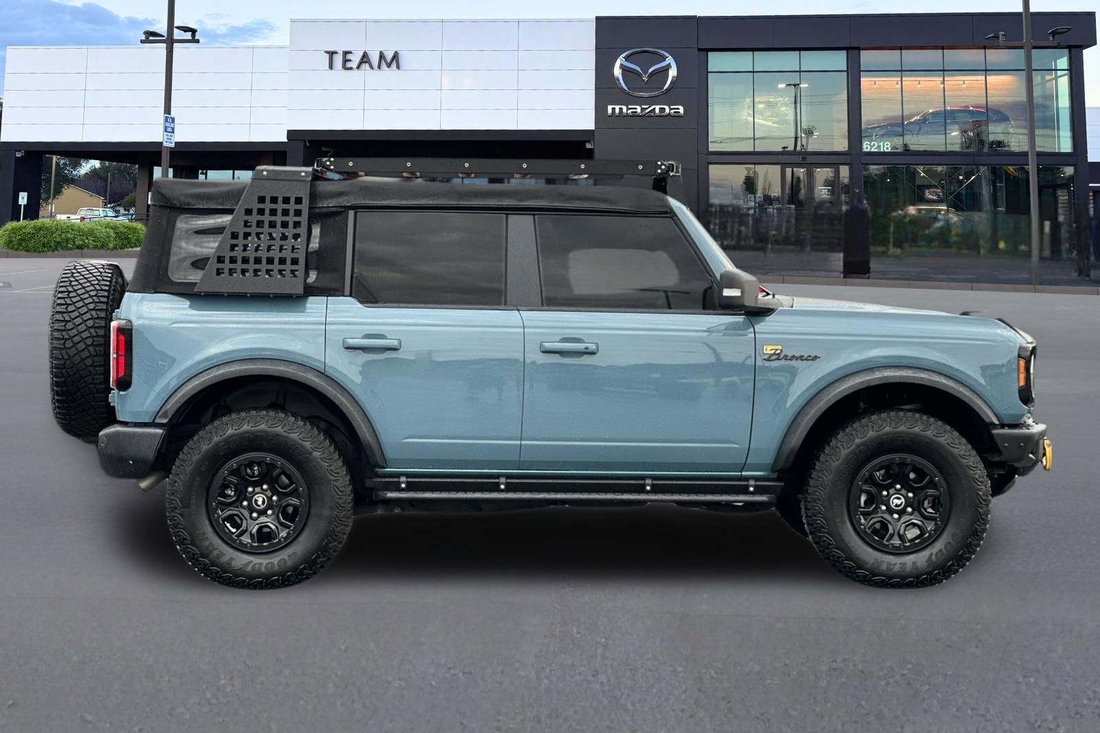 Used 2022 Ford Bronco Wildtrak image 3