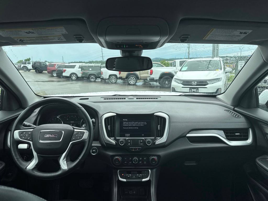 Used 2024 GMC Terrain SLT AWD/4WD image 17