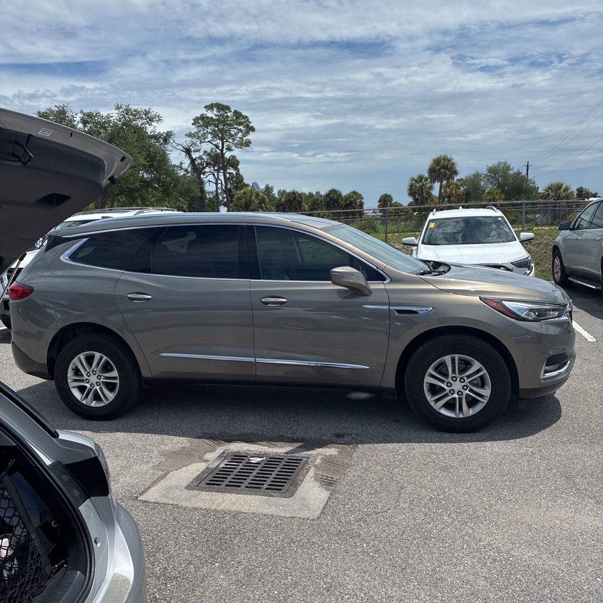 Used 2019 Buick Enclave Essence w/ Trailering Package, 5000 lbs. FWD image 2